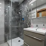 Luxury In The City-10-ksiezymlyn&galerialodzka Apartment *