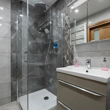 Luxury In The City-10-ksiezymlyn&galerialodzka Apartamento *