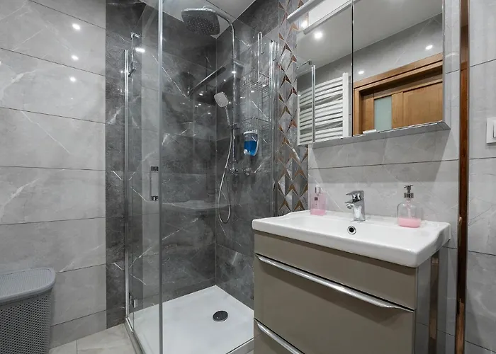 Luxury In The City-10-ksiezymlyn&galerialodzka شقة *