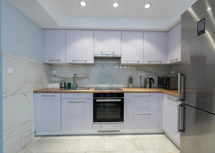 شقة Luxury In The City-10-ksiezymlyn&galerialodzka *